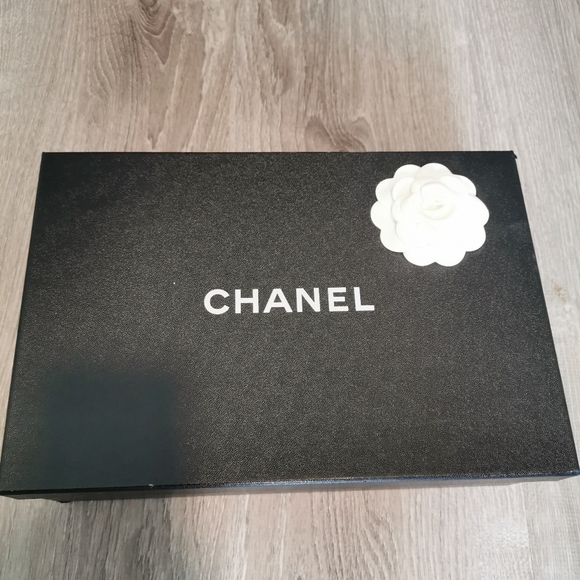 Chanel Slingback Pumps Beige/Black - Picture 9 of 9